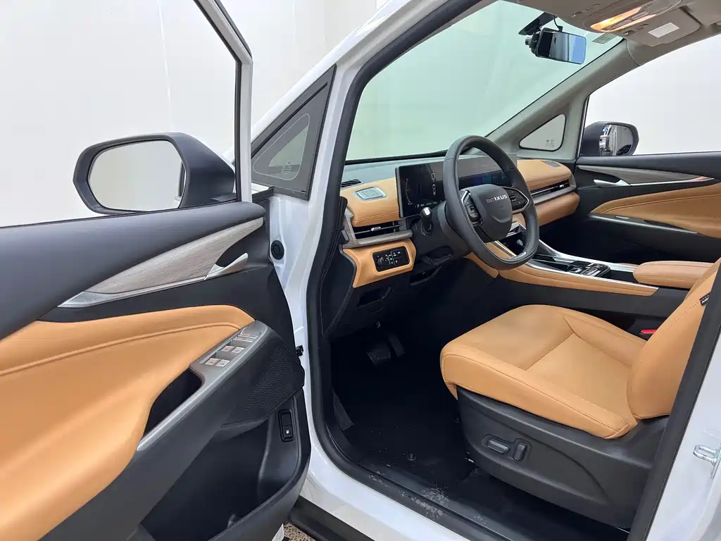 Maxus G50 PHEV 2025 — фото 13
