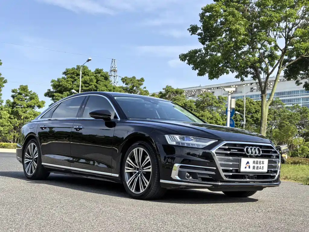 Audi A8 2021 — фото 3