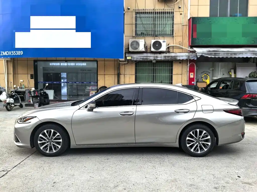 Lexus ES 2023 — фото 12