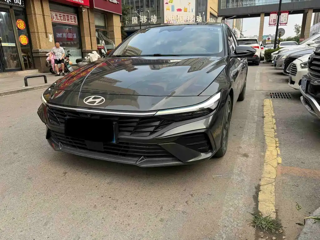 Hyundai Elantra 2023