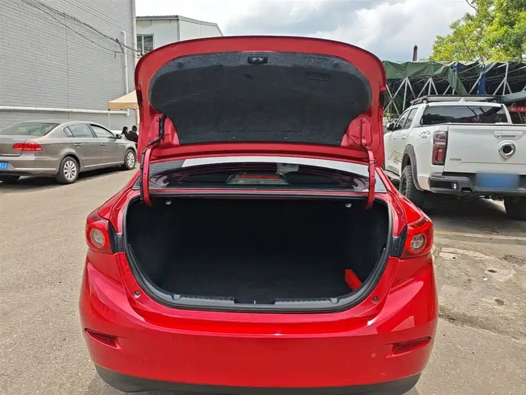 Mazda 3 Axela 2019 — фото 19