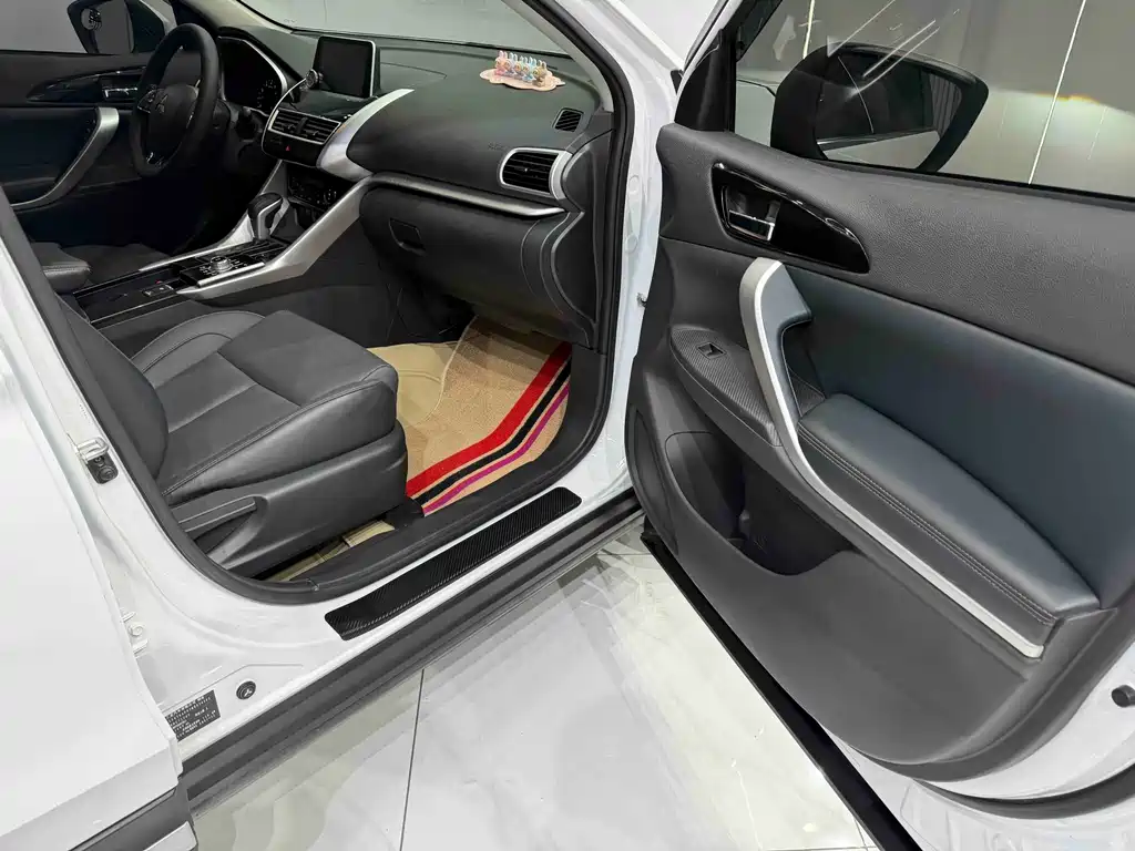 Mitsubishi Eclipse Cross 2022 — фото 19
