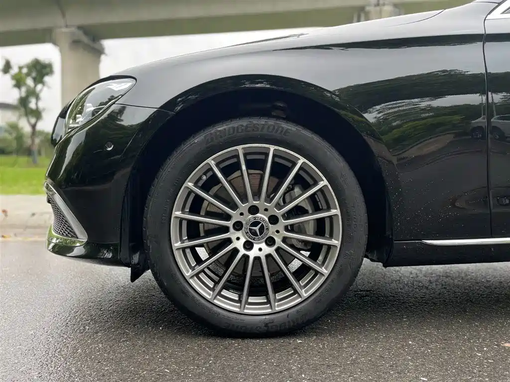 Mercedes-Benz E-Class 2023 — фото 9