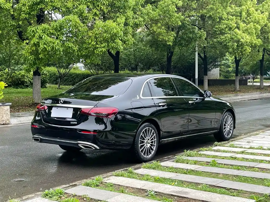 Mercedes-Benz E-Class 2023 — фото 7