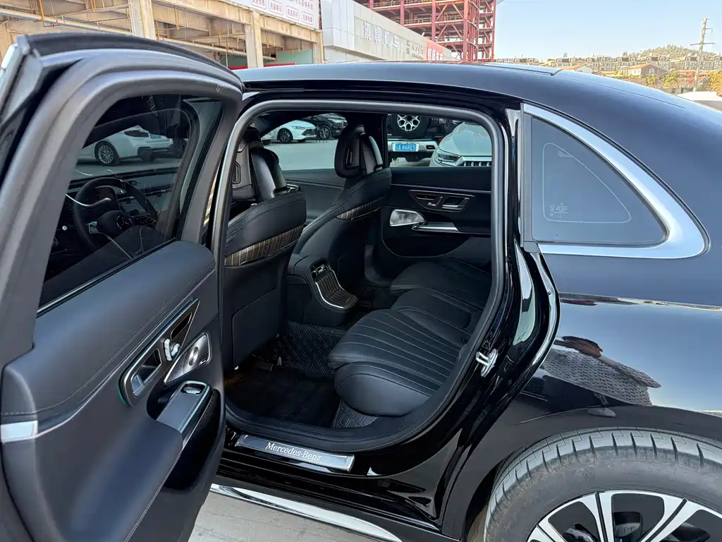 Mercedes-Benz E-Class 2025