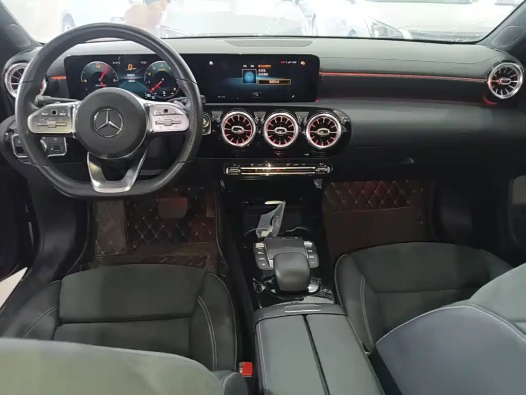 Mercedes-Benz A-Class 2020 — фото 10