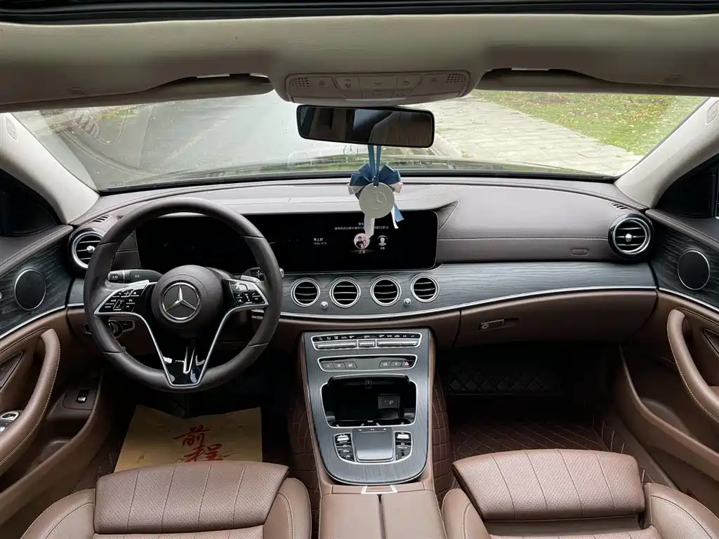 Mercedes-Benz E-Class 2023 — фото 13