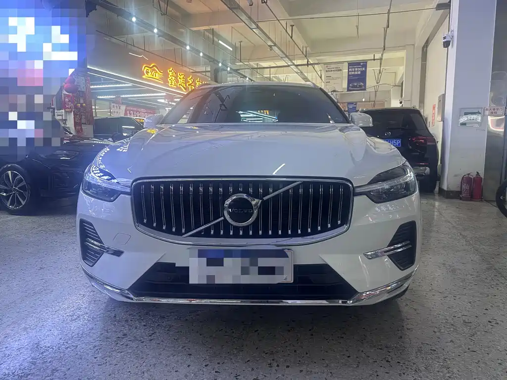 Volvo XC60 2023 — фото 2