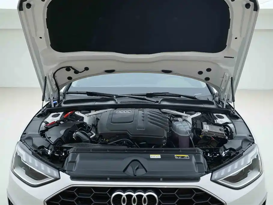 Audi A4L 2025 — фото 7