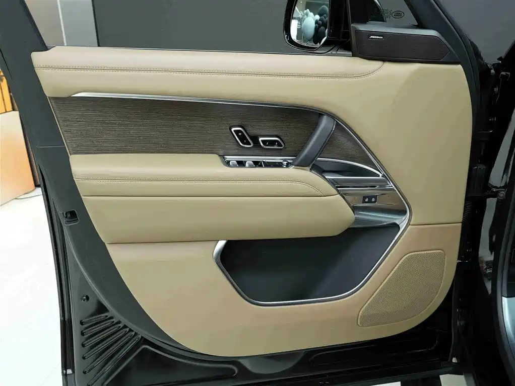 Land Rover Range Rover 2025 — фото 14