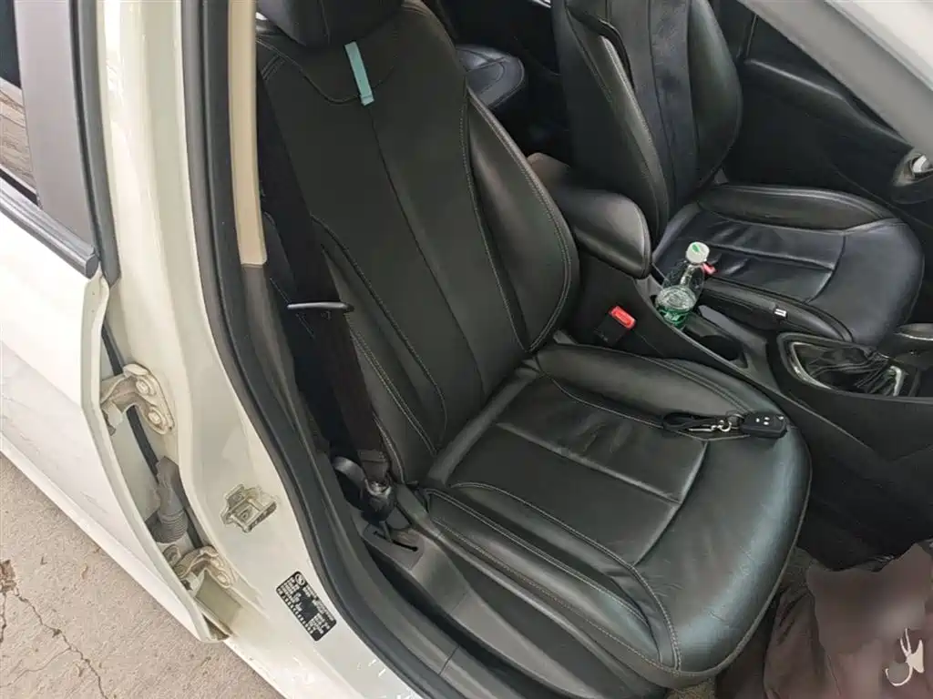 Buick Excelle 2015 — фото 25