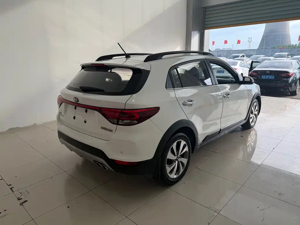 Kia KX Cross 2018 — фото 16