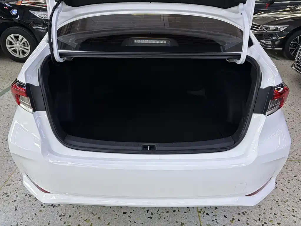 Toyota Corolla 2022 — фото 10
