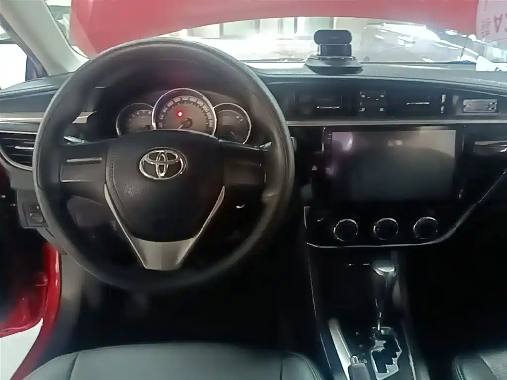 Toyota Corolla 2016 — фото 10