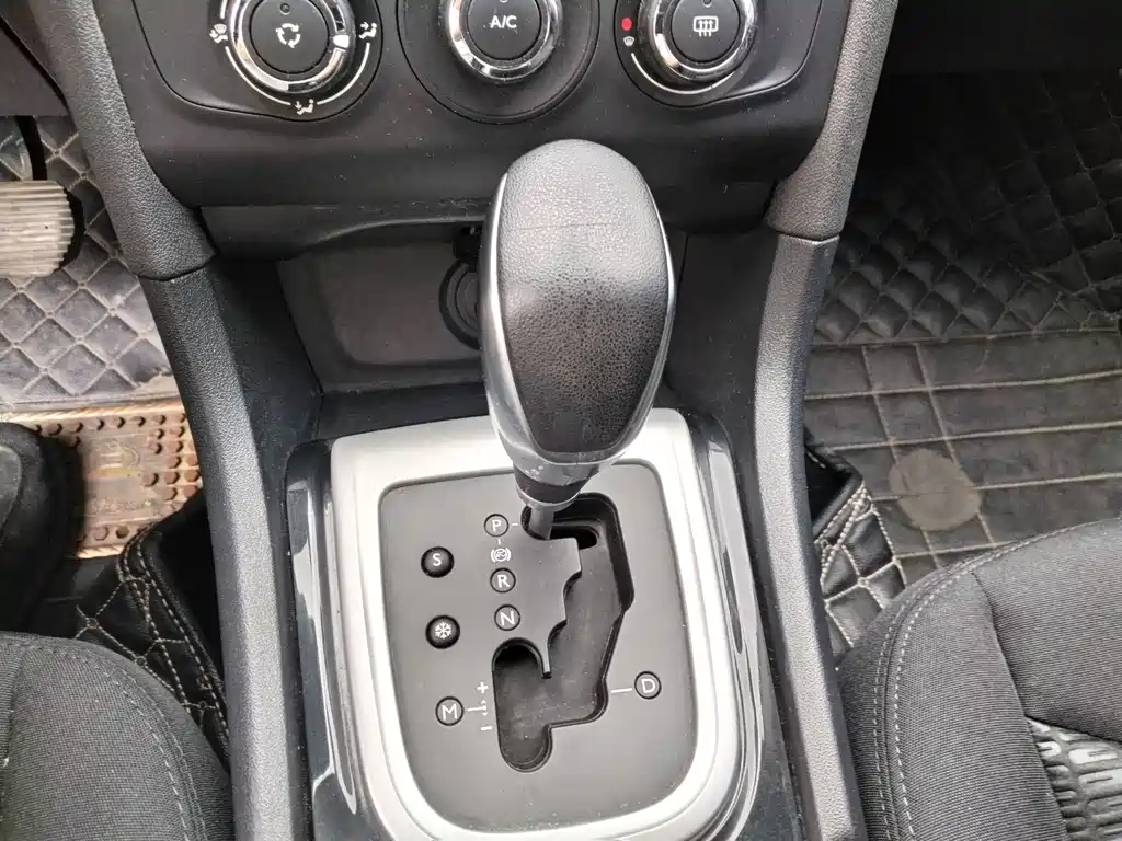 Citroen C4L 2015 — фото 12