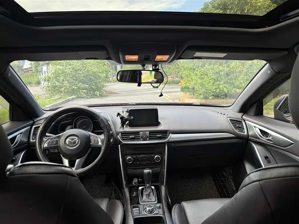 Mazda CX-4 2016 — фото 8