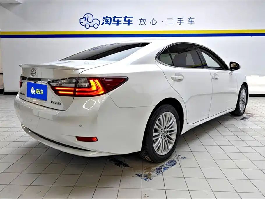 Lexus ES 2018 — фото 3