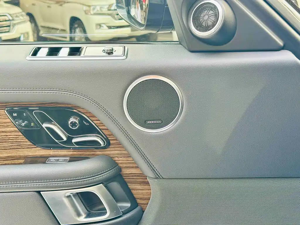 Land Rover Range Rover 2019 — фото 13