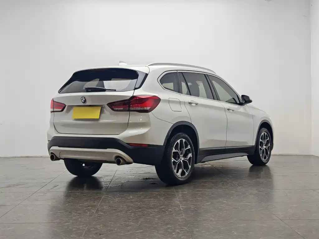 BMW X1 2021 — фото 3