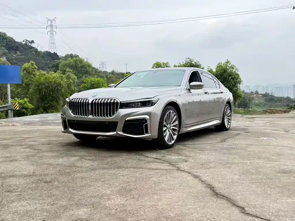 BMW 7 Series 2018 — фото 1