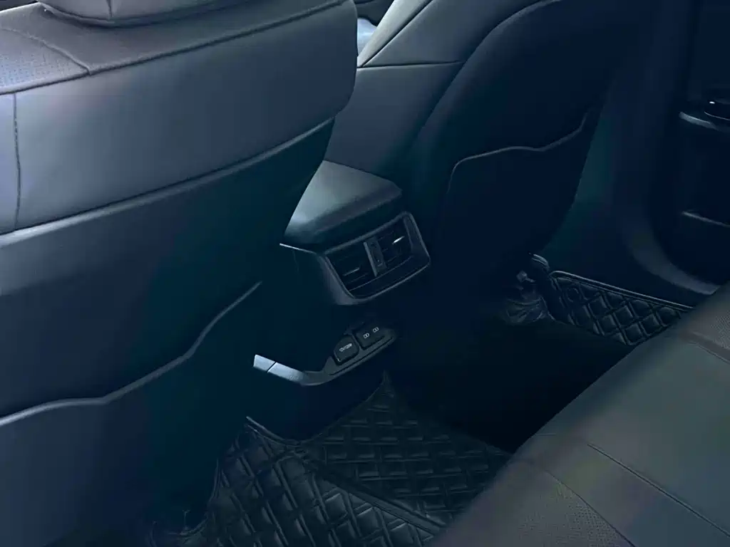Lexus ES 2023 — фото 16
