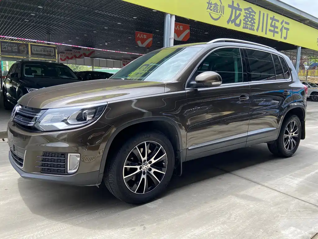 Volkswagen Tiguan 2015 — фото 1