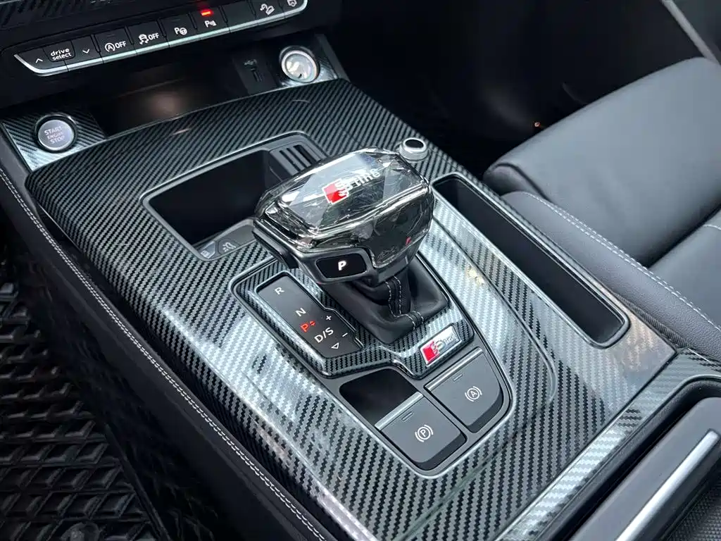 Audi Q5L 2023 — фото 13