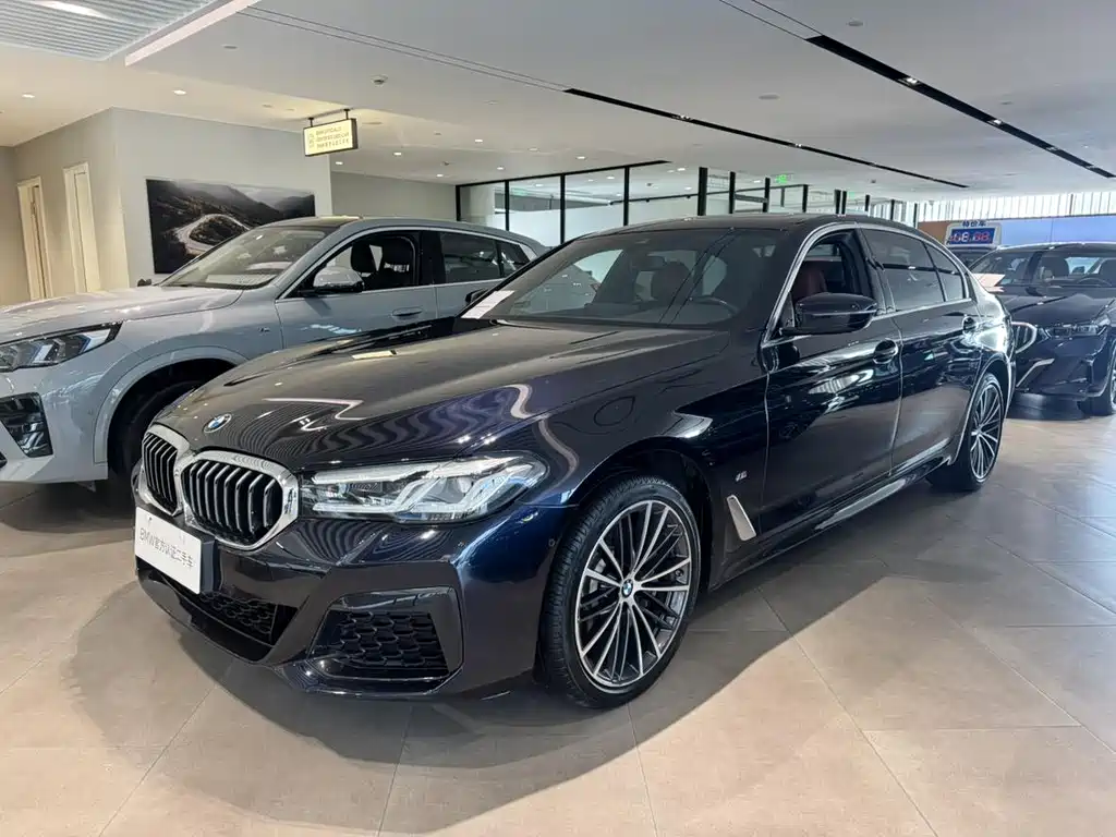 BMW 5 Series 2023 — фото 1