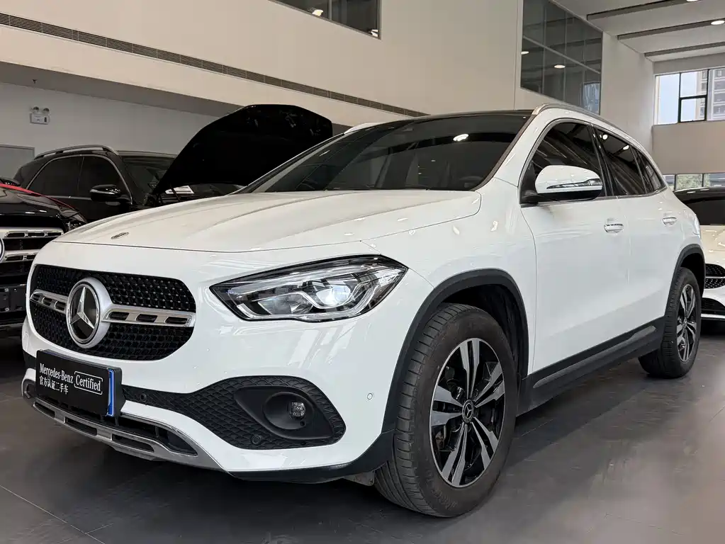 Mercedes-Benz GLA 2023 — фото 1