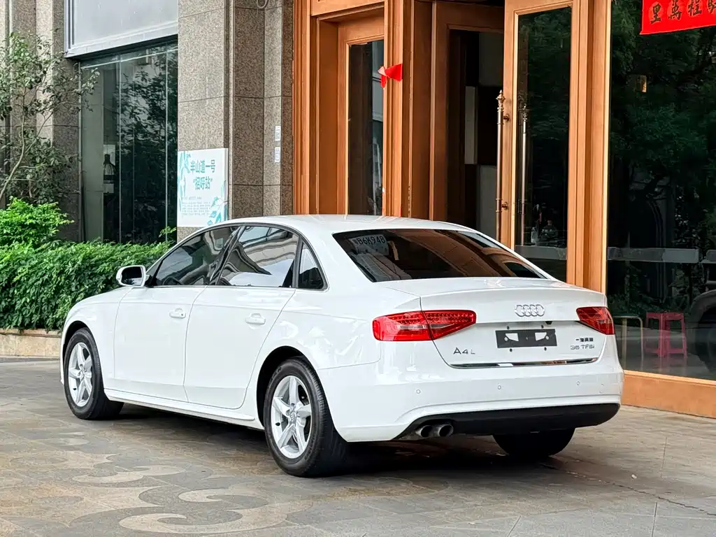 Audi A4L 2014 — фото 6