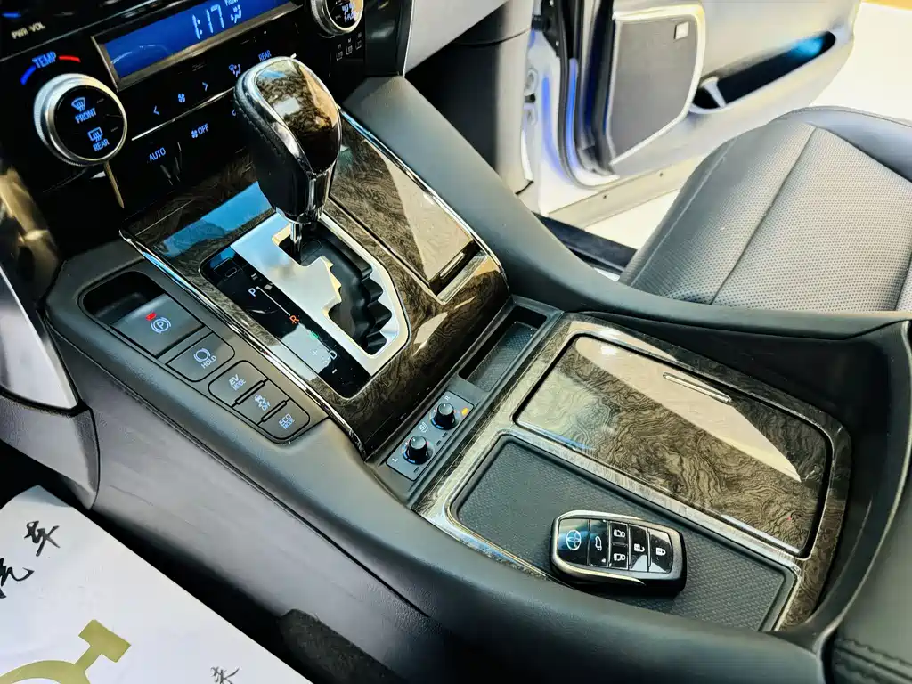 Toyota Alphard 2021 — фото 5