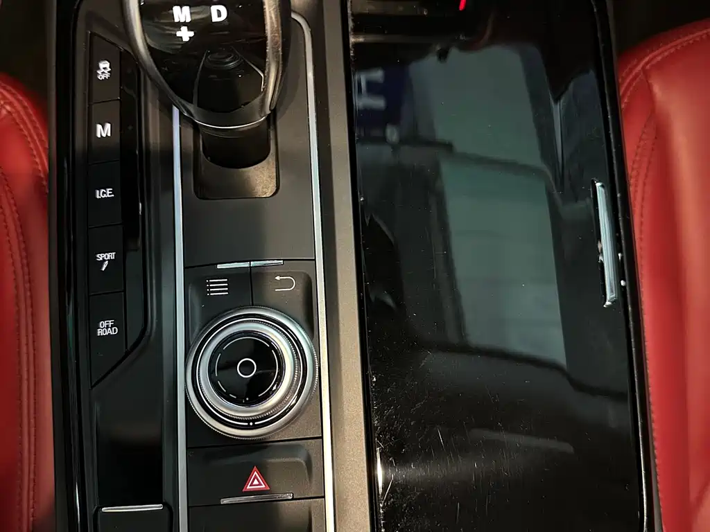 Maserati Levante 2018 — фото 10