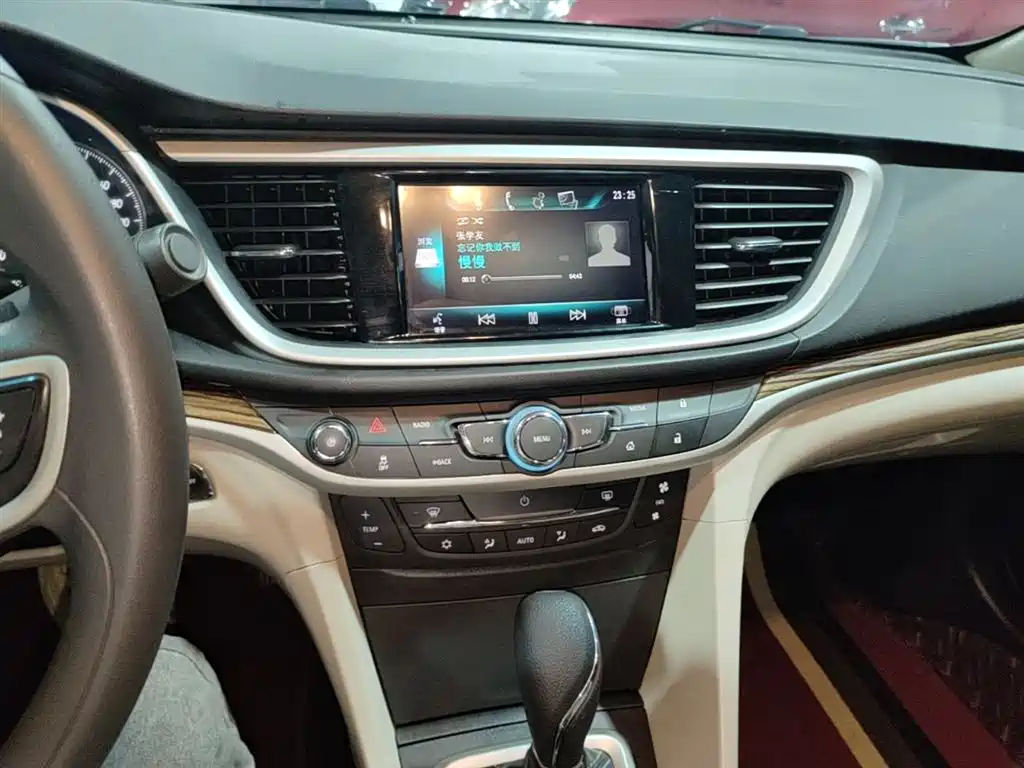 Buick Excelle 2015 — фото 13