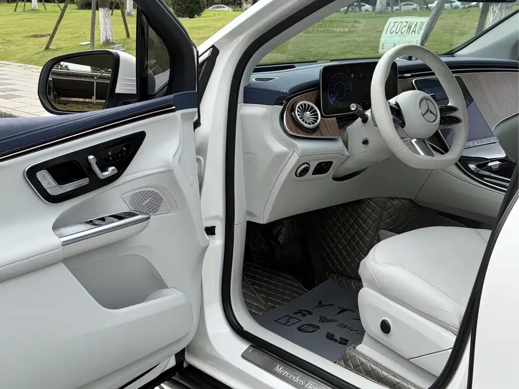 Mercedes-Benz EQE SUV 2023