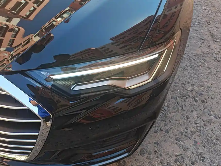 Audi A6L 2022