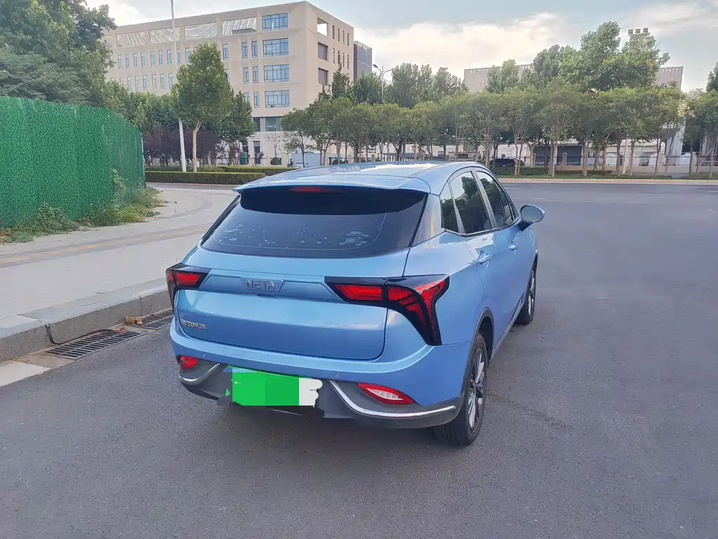 Neta V 2022