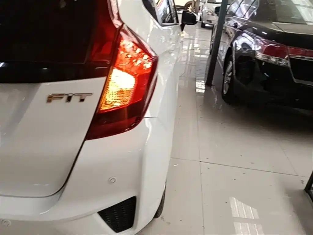 Honda Fit 2018 — фото 8