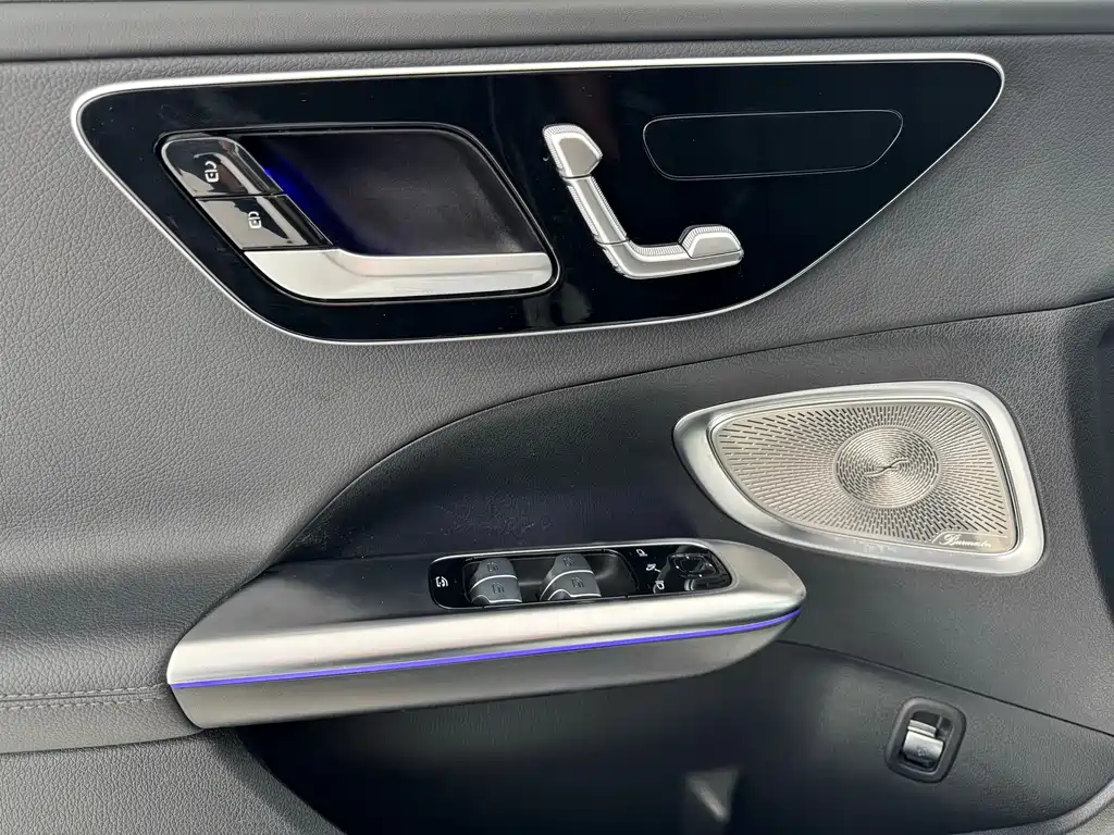 Mercedes-Benz C-Class 2024 — фото 17