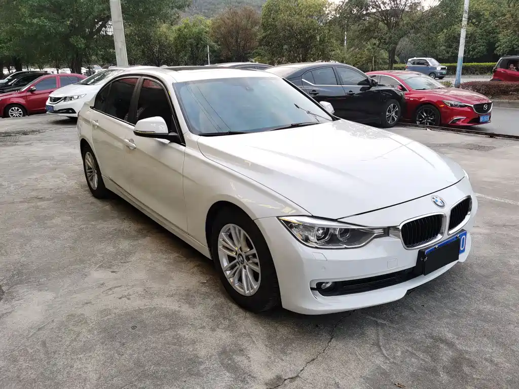 BMW 3 Series 2015 — фото 1