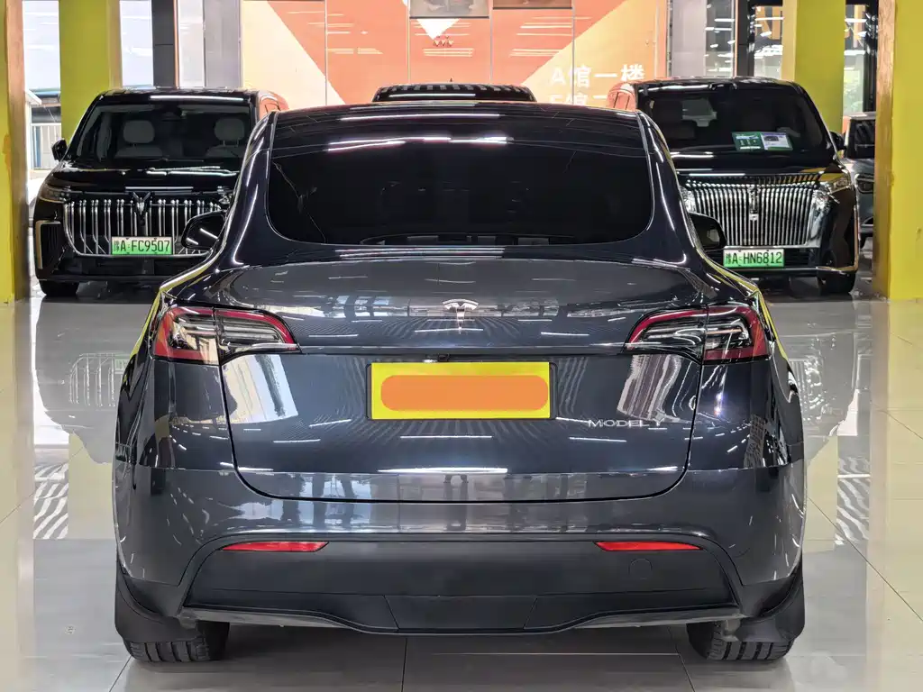 Tesla Model Y 2024 — фото 16