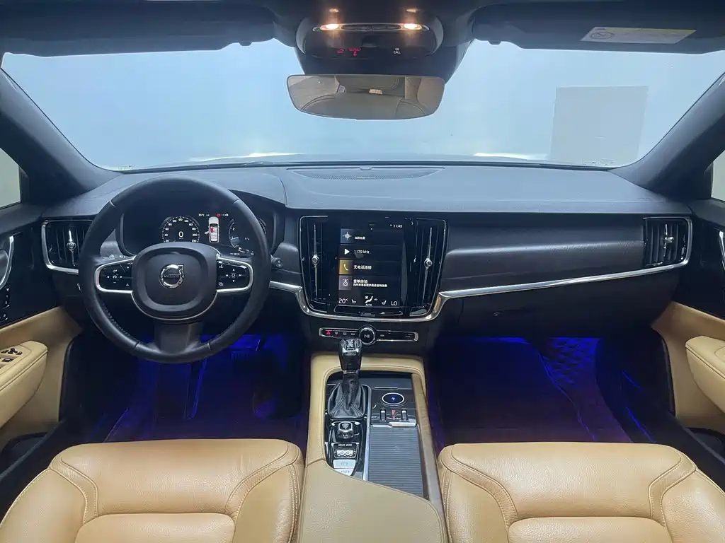 Volvo V90 2019 — фото 16