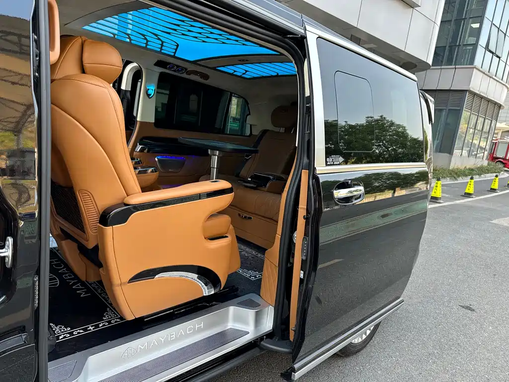 Mercedes-Benz Vito 2023 — фото 14