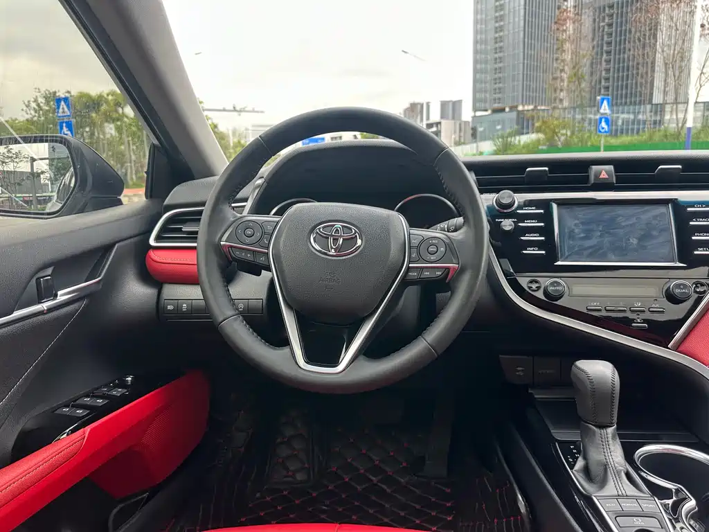 Toyota Camry 2020 — фото 9