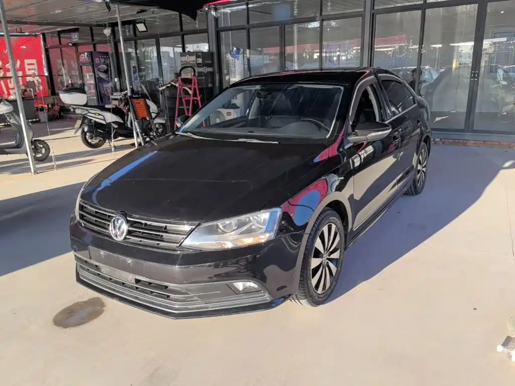 Volkswagen Sagitar 2016