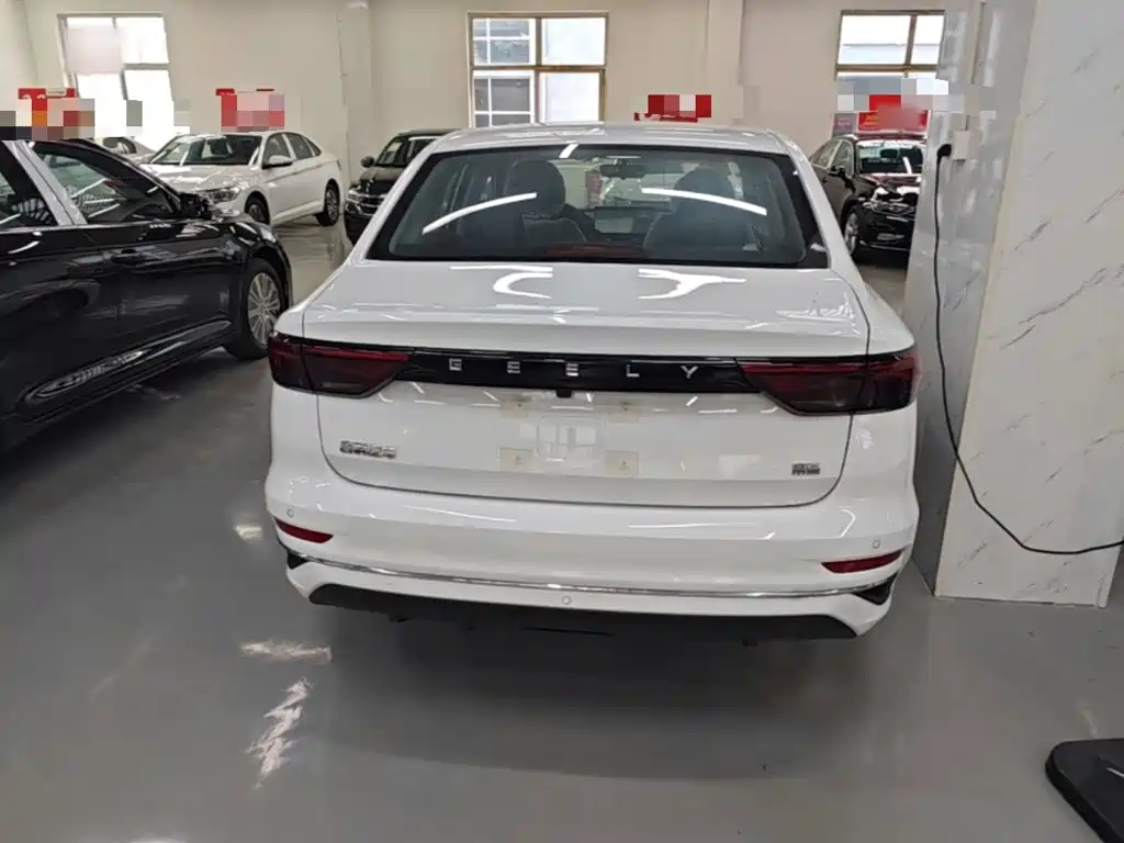 Geely Emgrand 2026
