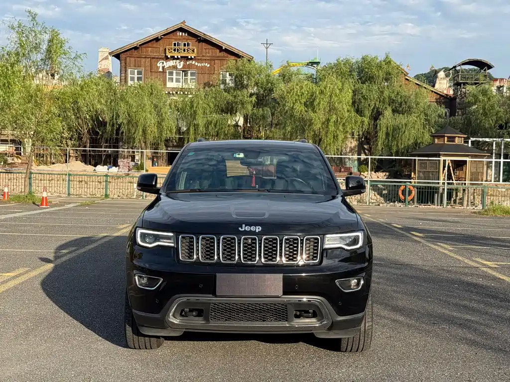 Jeep Grand Cherokee 2017 — фото 5