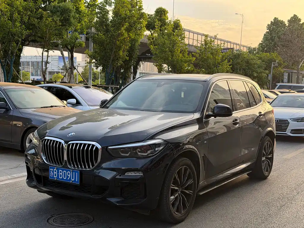 BMW X5 2021 — фото 1
