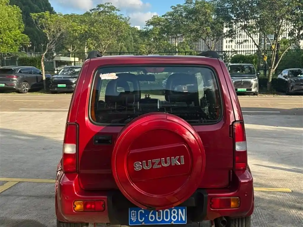 Suzuki Jimny 2010 — фото 9