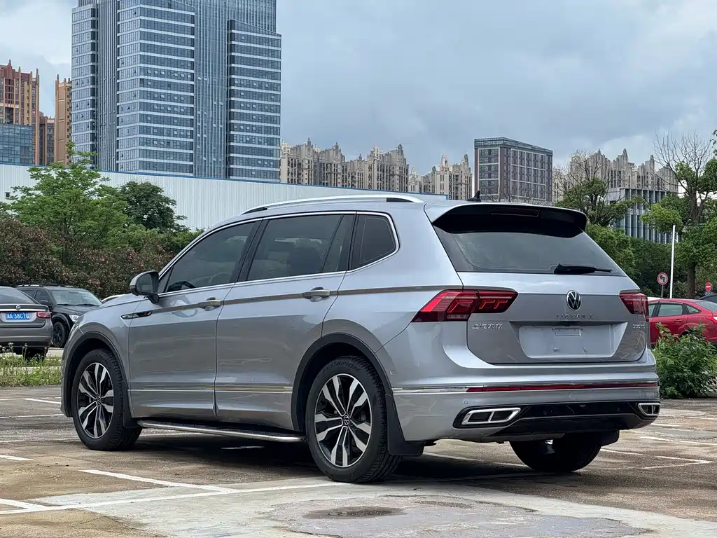 Volkswagen Tiguan L 2022 — фото 11