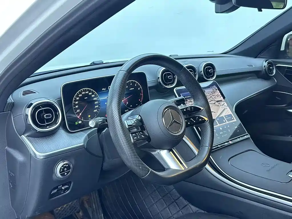 Mercedes-Benz C-Class 2024